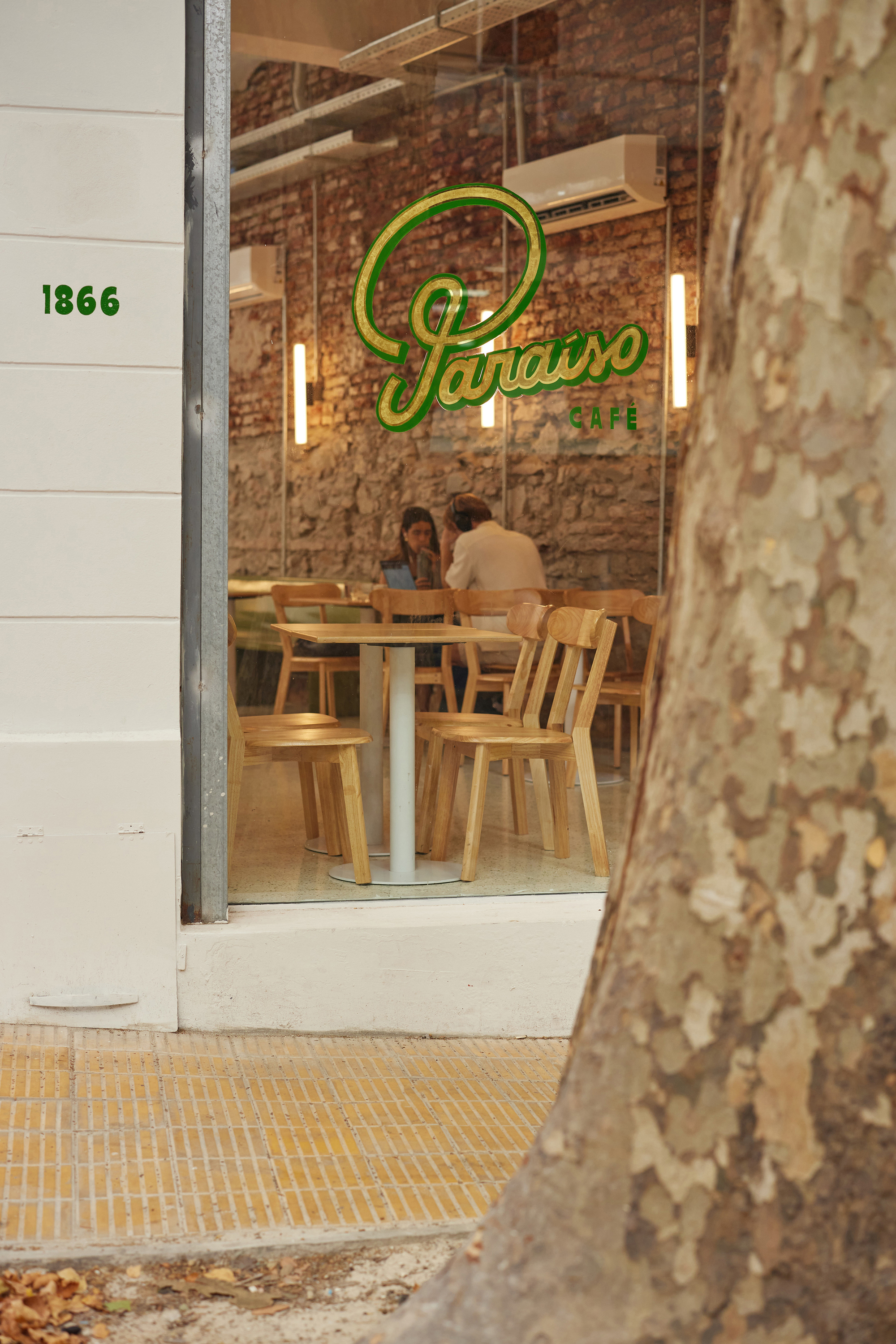 Fachada de Paraíso Café